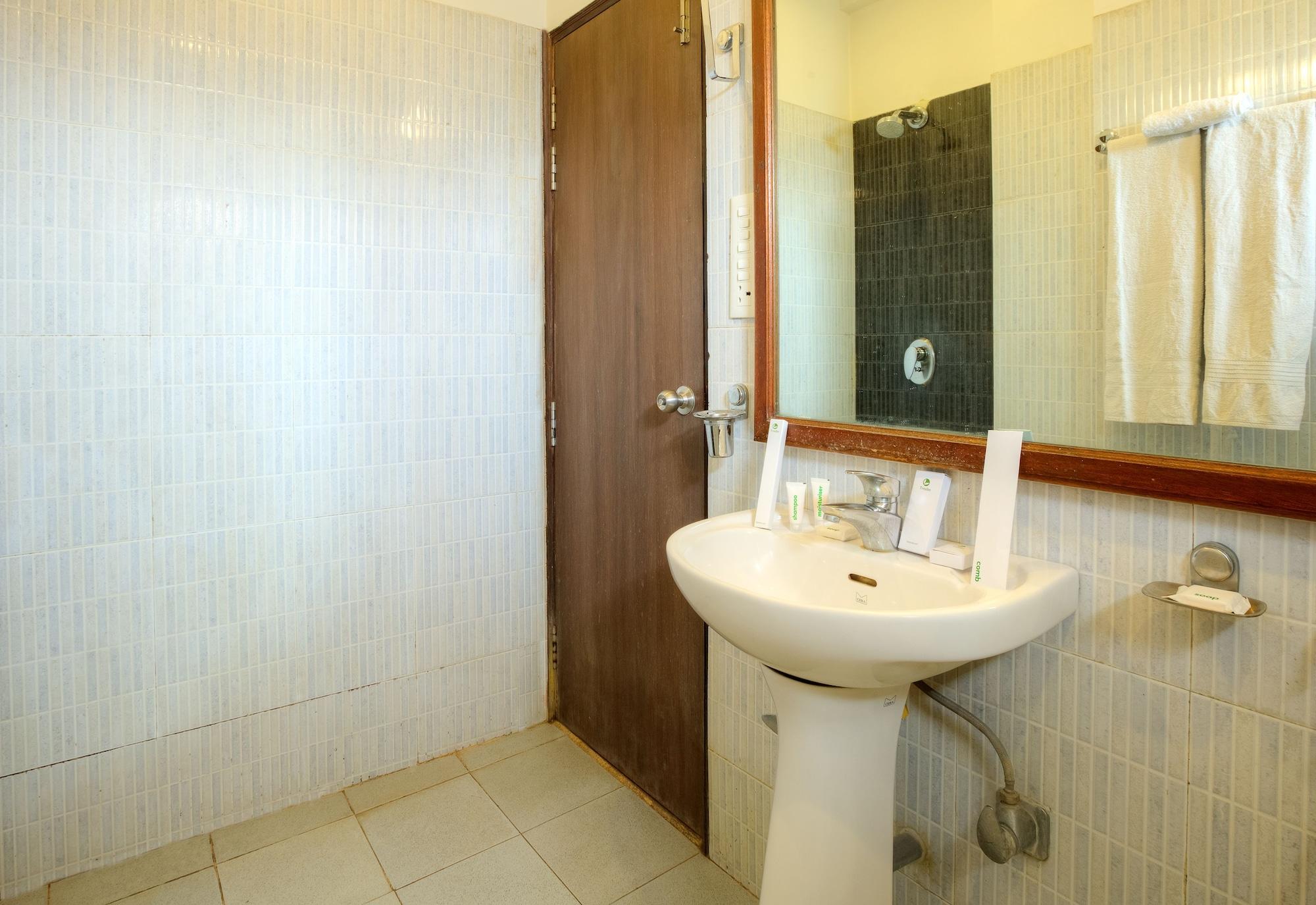 Treebo Shivam Inn Near Singapore Mall 러크나우 외부 사진