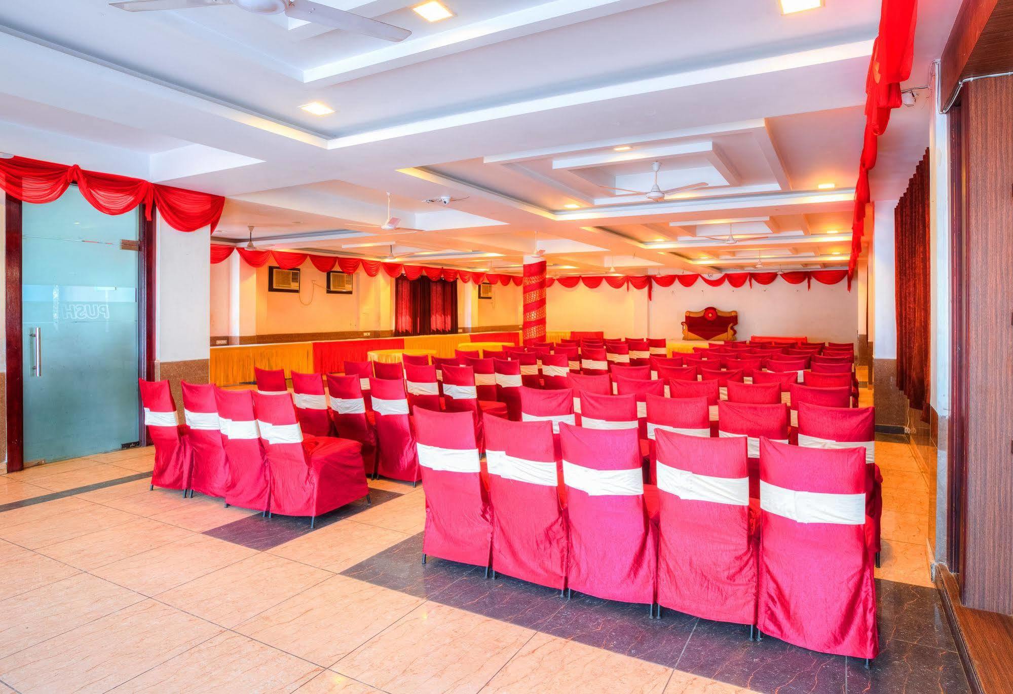 Treebo Shivam Inn Near Singapore Mall 러크나우 외부 사진