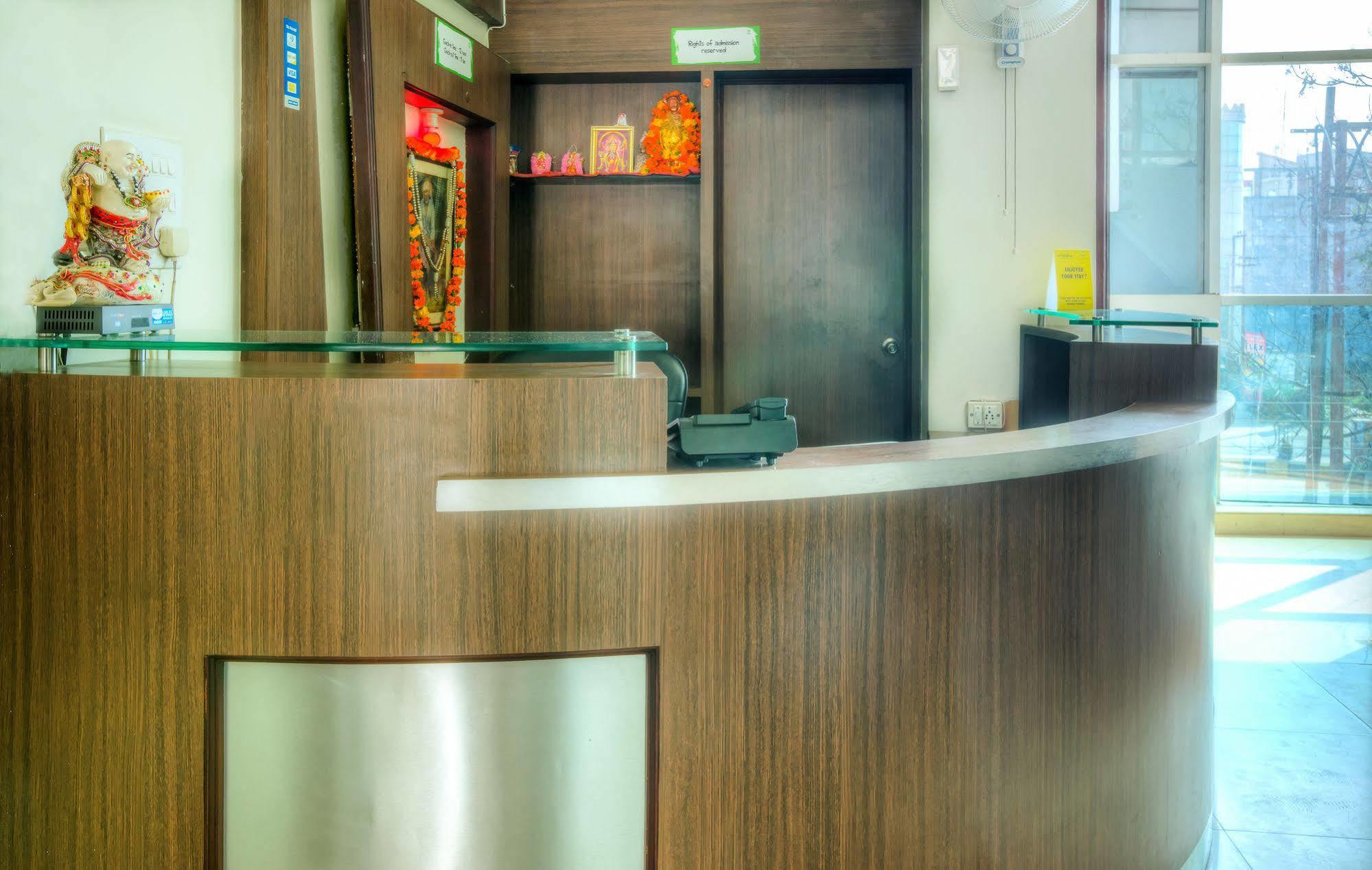 Treebo Shivam Inn Near Singapore Mall 러크나우 외부 사진